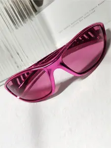 1pcs Men's Hollow Cyberpunk Galvanized Silver Retro Wasteland Full Wrap Glasses Millennial Style Sci-Fi Geometric Grille Reflective Silver Mirror Y2K Windproof Sand Cool Fashion Glasses Black Glasses Silver Glasses Silver Lenses (Free Anti-Lost Halterneck