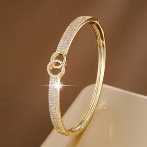 Elegant Circle Design Bangle with Sparkling Zirconia - Perfect for Casual Attire & Gifting