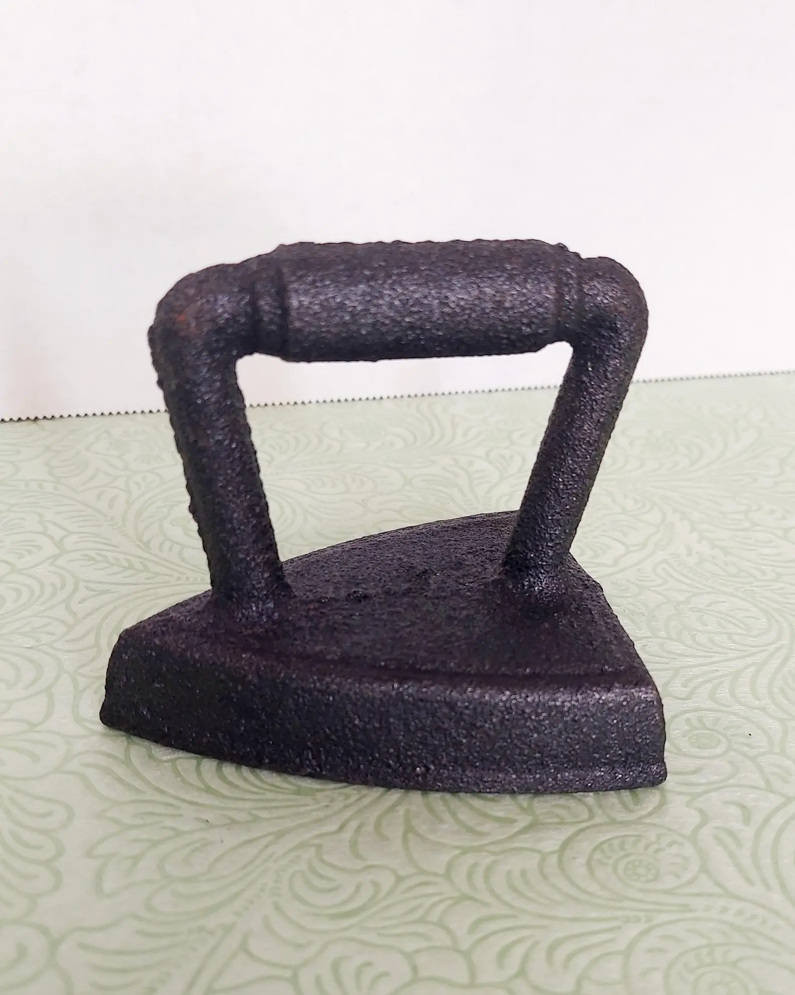 Cast Iron Flat Iron Plancha for Ogun Orisha Altar Tool 4 Inch Santeria Yoruba Ritual Decor