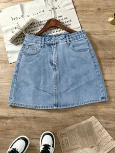 Women's Casual Summer Denim Skirt, Slim-Fitting Short Skirt with Multiple Pockets, Metal Anchor Detail, Perfect for Daily Wear and Vacation, Womenswear