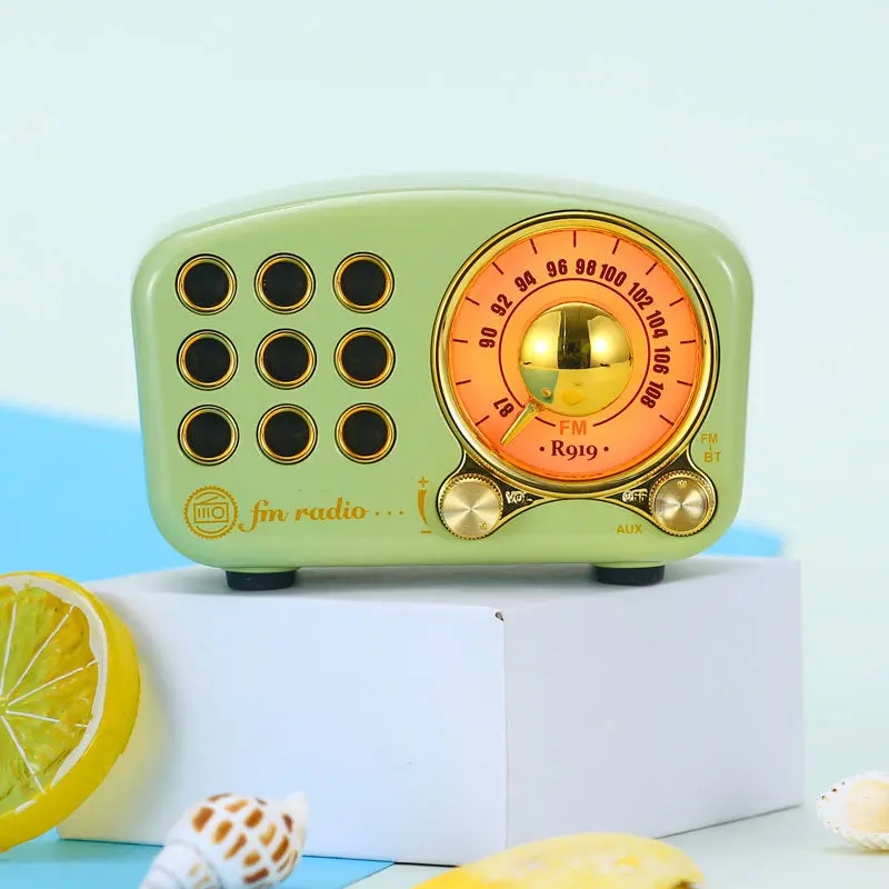 New Cute Green Mini Plastic Bluetooth Card Speaker with Lanyard, USB Cable, Wireless Audio Functionality, Charging