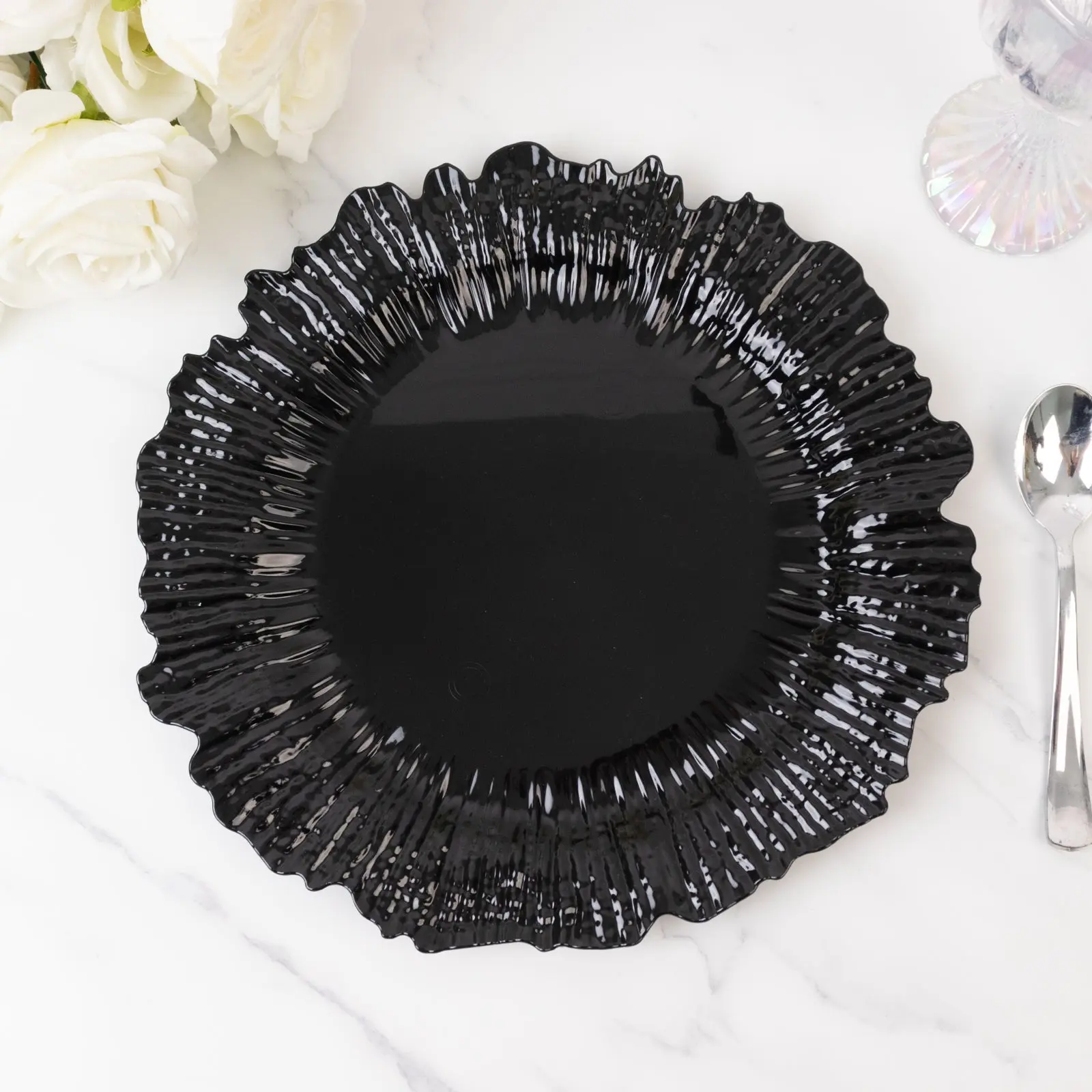 10-Pack Economy Plastic Charger Plates - 13" Black Reef Rim Design Disposable Party Plates for Weddings, Parties, Disposable Plates