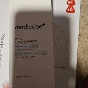 Product Review of [NEW] [medicube] No Cast Just Glow Collagen Sunscreen | SPF 50 Broad Spectrum Face Sunscreen | Lightweight, Non-Sticky, Hydrating Formula | No White Cast or Residue | Peptide, Cica for Soothing & Natural Glow from G**s R**g