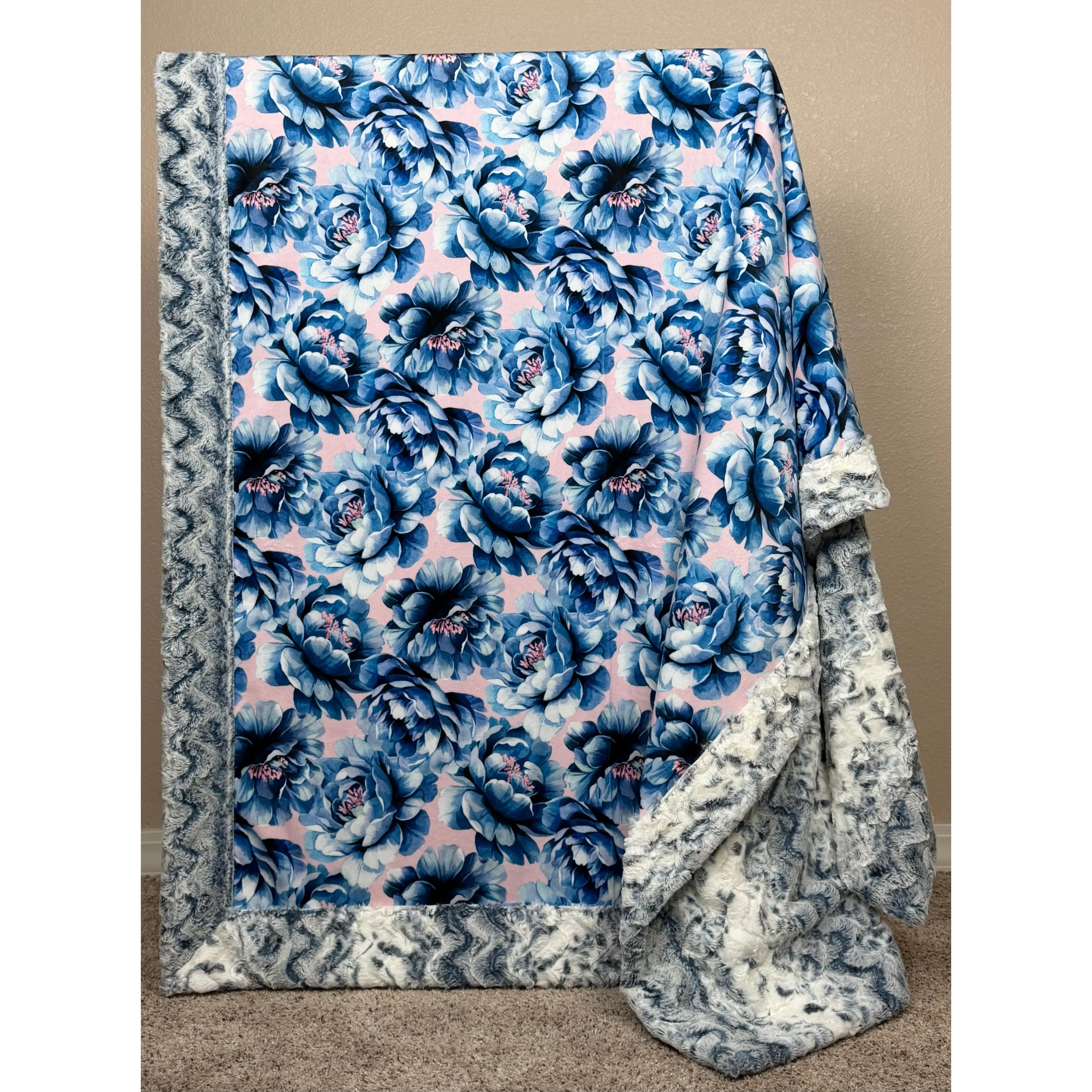 Blue Flowers on Navy Snowy Owl XL 55x86 Minky Blanket (NEW)