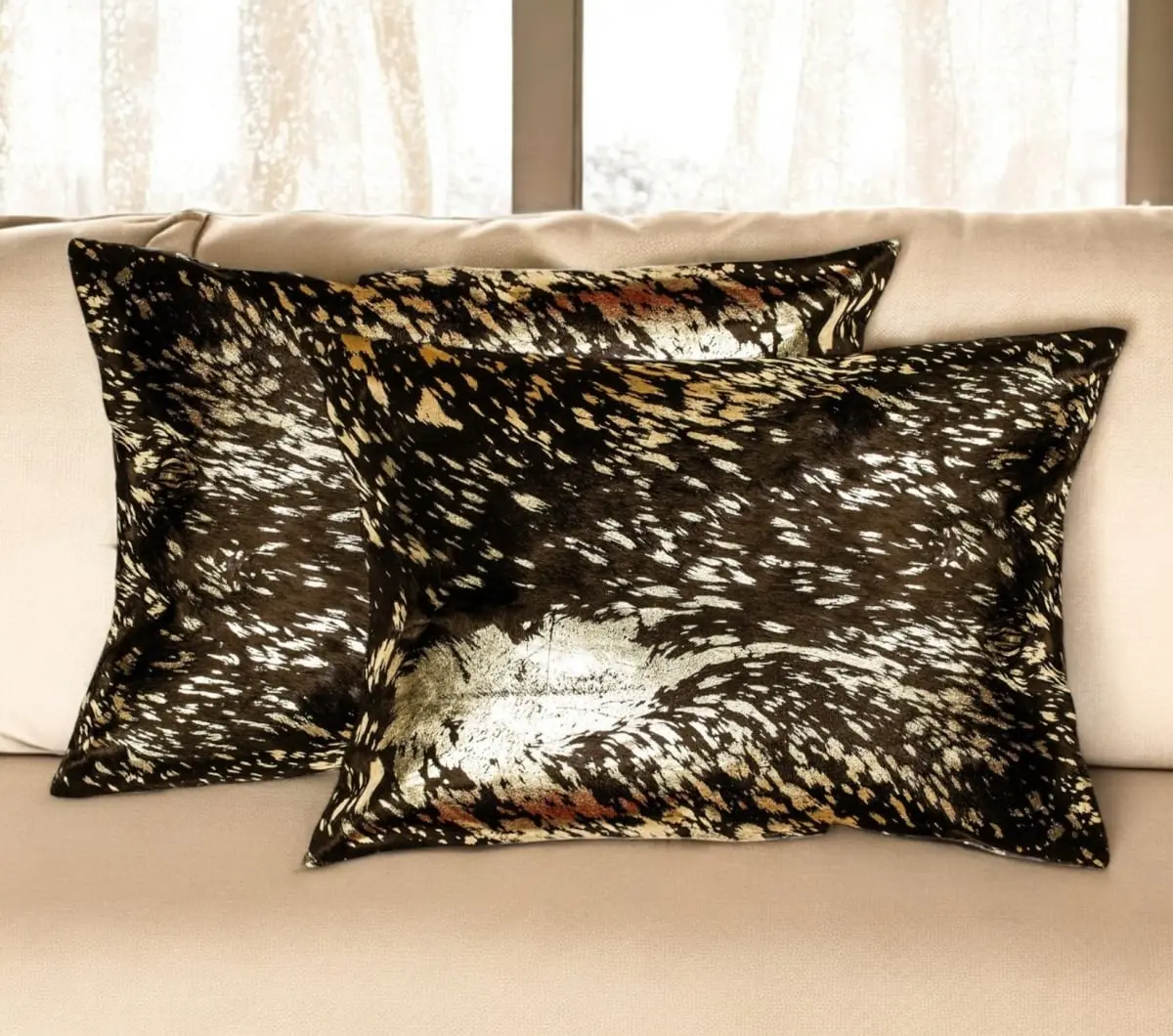 HomeRoots 544642 12 x 20 in. Chocolate & Gold Abstract Cowhide Lumbar Throw Pillows with Glitter - Set of 2