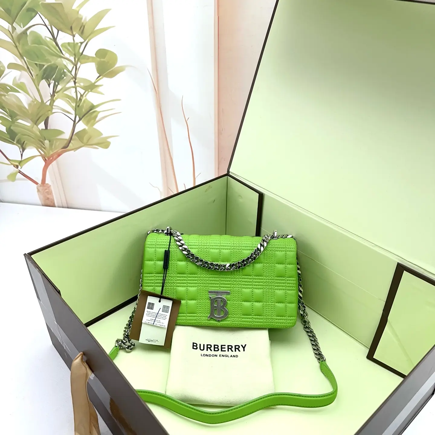 Pre-owned BURBERRY Lime Green Quilted Leather TB Chain Shoulder Bag 0805raye 22461678