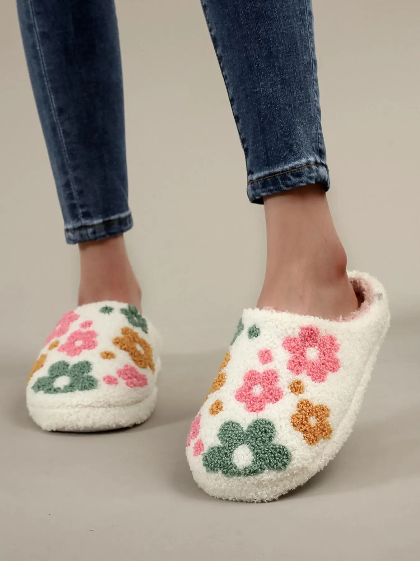Women's Floral Embroidery Plush Slippers, Casual Soft Comfortable Home Slippers, Lightweight Slippers for Indoor & Outdoor Use for Fall & Winter, White Footwear, Walking Shoes, Fuzzy Warm Slipper