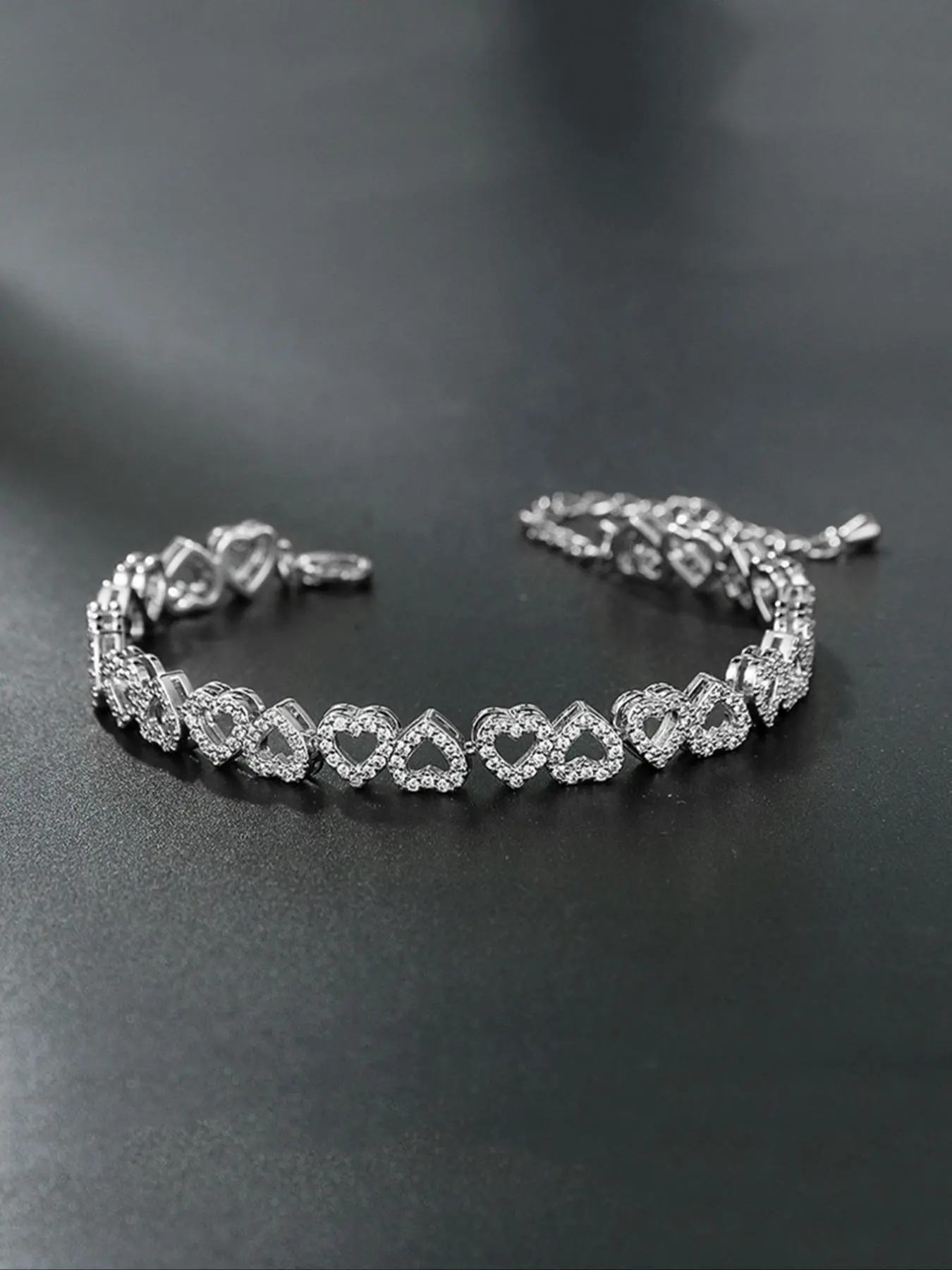 Women's Rhinestone Decorated Hollow Out Heart Design Cuff Bangle, Cuff Bangles Bracelets, Exquisite Minimalist Bangle, Jewelry As Gift, Matching Bracelet, for Fall, Heart Shaped Bracelet