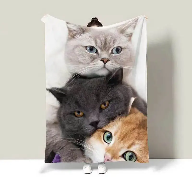 Extra-large blanket featuring a Norway Forest cat sleeping pattern; soft and comfortable; machine washable; flannel blanket for small cats; suitable for all seasons and air-conditioned bedrooms; sofa throw/blanket; ideal for outdoor camping and bathroom;