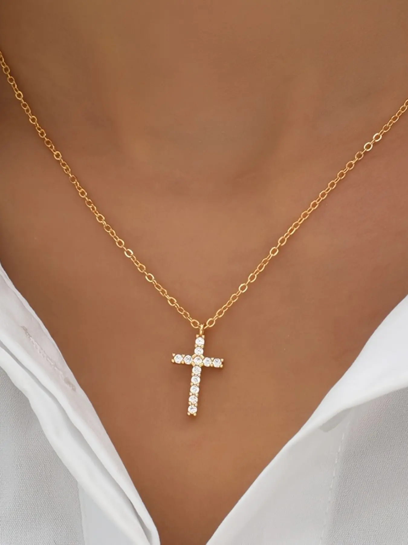 Versatile Cross Necklace with Artificial Zircon, Fashionable Clavicle Chain, Belief Pendant Necklace, Unisex Jewelry Accessory, Dainty Cross Necklace, Cross Charm Necklace, Minimalist Necklace, Necklace Gift