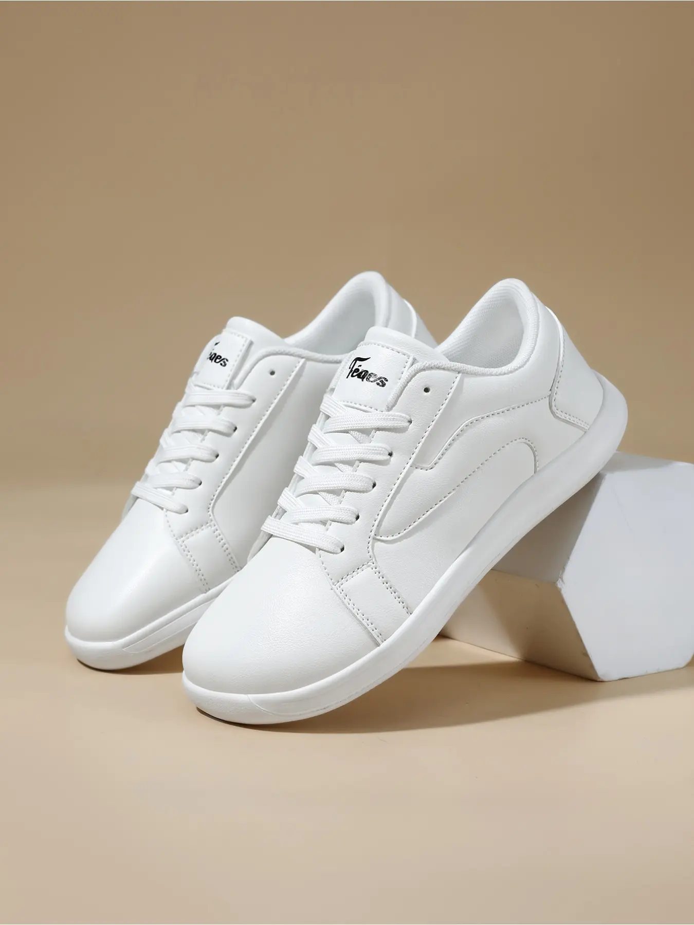 Women's Wide Toe Box Retro Sneakers, Black & White Comfortable Skate Shoes, Non-Squeeze Casual Trainers, Lightweight Soft Sole