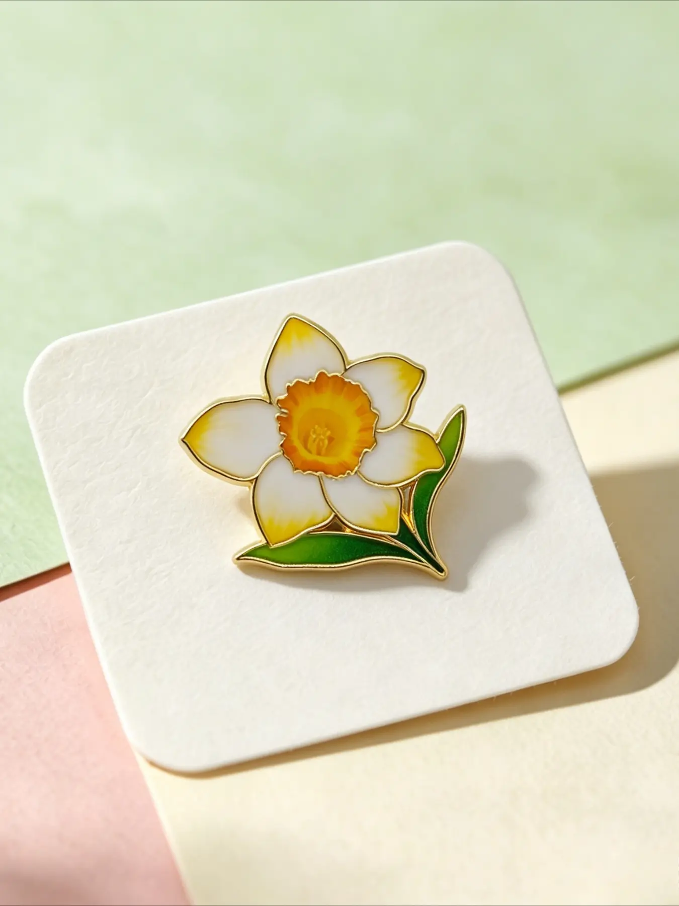 Yellow Narcissus Flower Enamel Pin Floral Brooch Alloy Lapel Badge Fashion Accessories for Backpacks Clothing Gift for Nature Enthusiasts