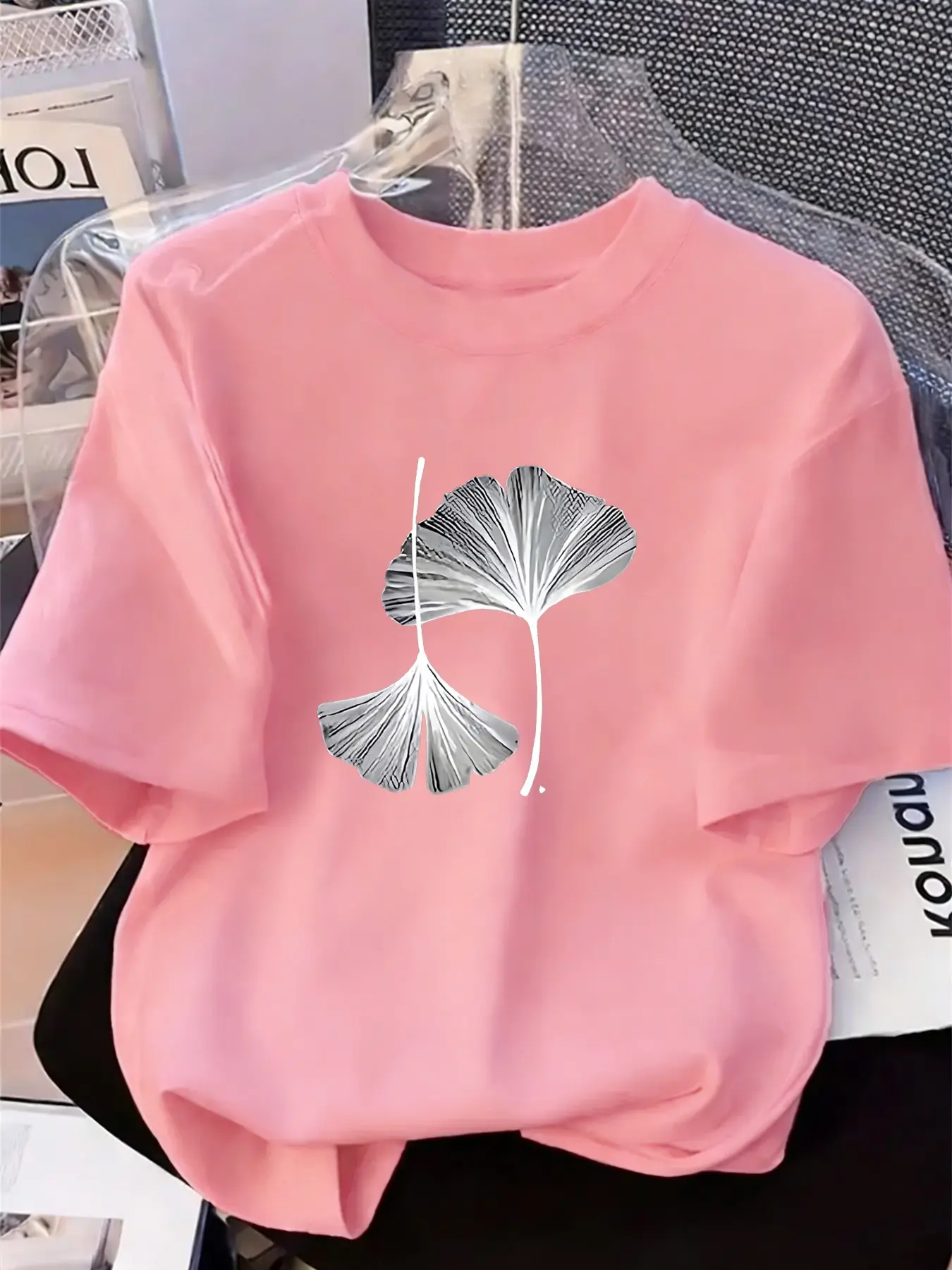 Women's Creative Iron-On Print Comfortable Casual Slight Stretch T-Shirt, Stylish Daily Wear, Perfect for All Seasons