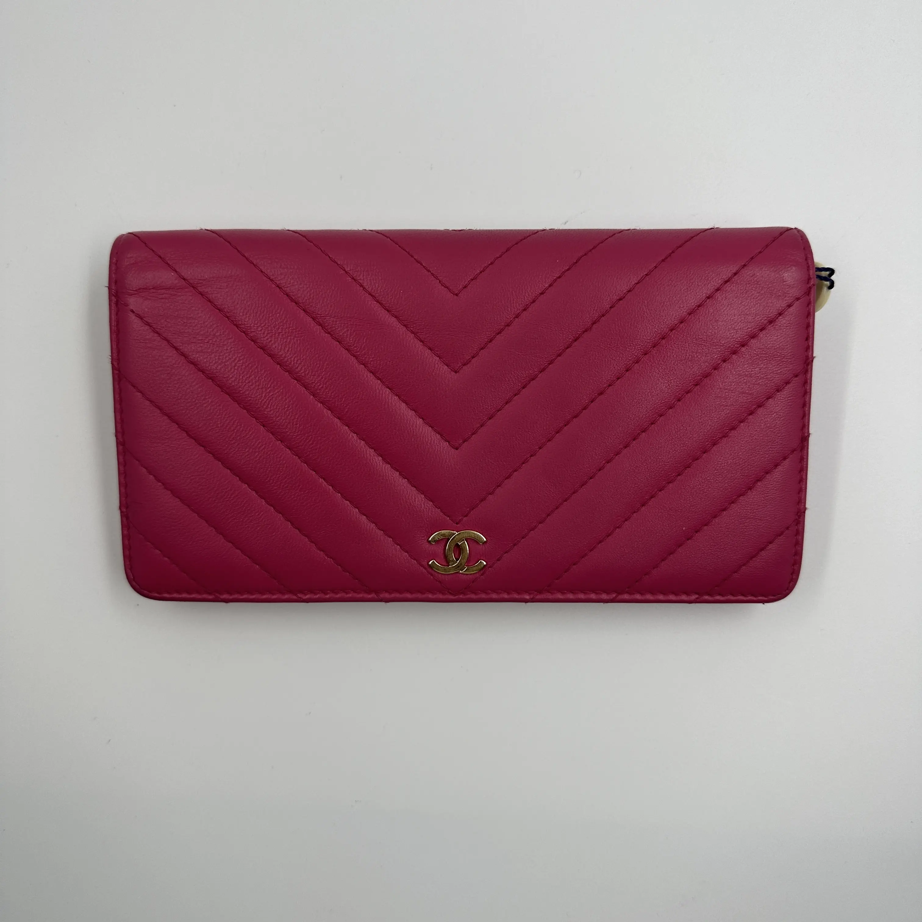 Pre-owned CHANEL pink wallet