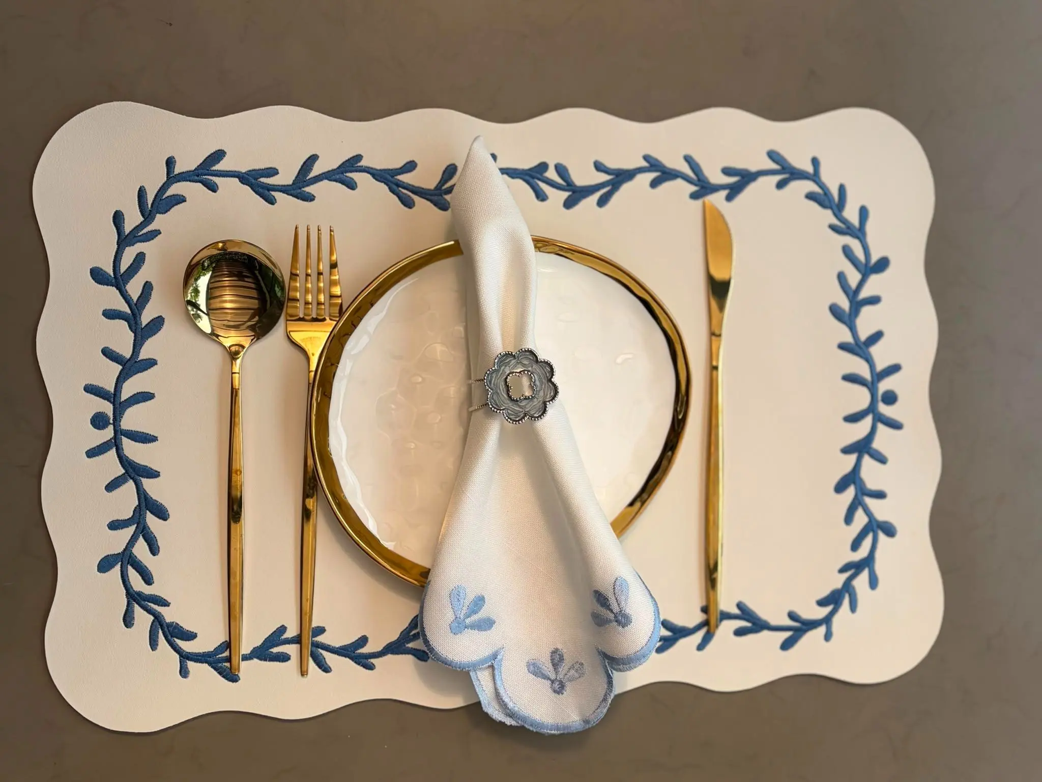 3-Piece Luxury Table Setting for 1 | Placemat, Linen Napkin & Napkin Ring