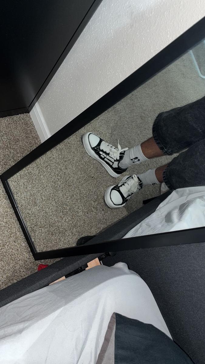 Item: Black And White, CN42