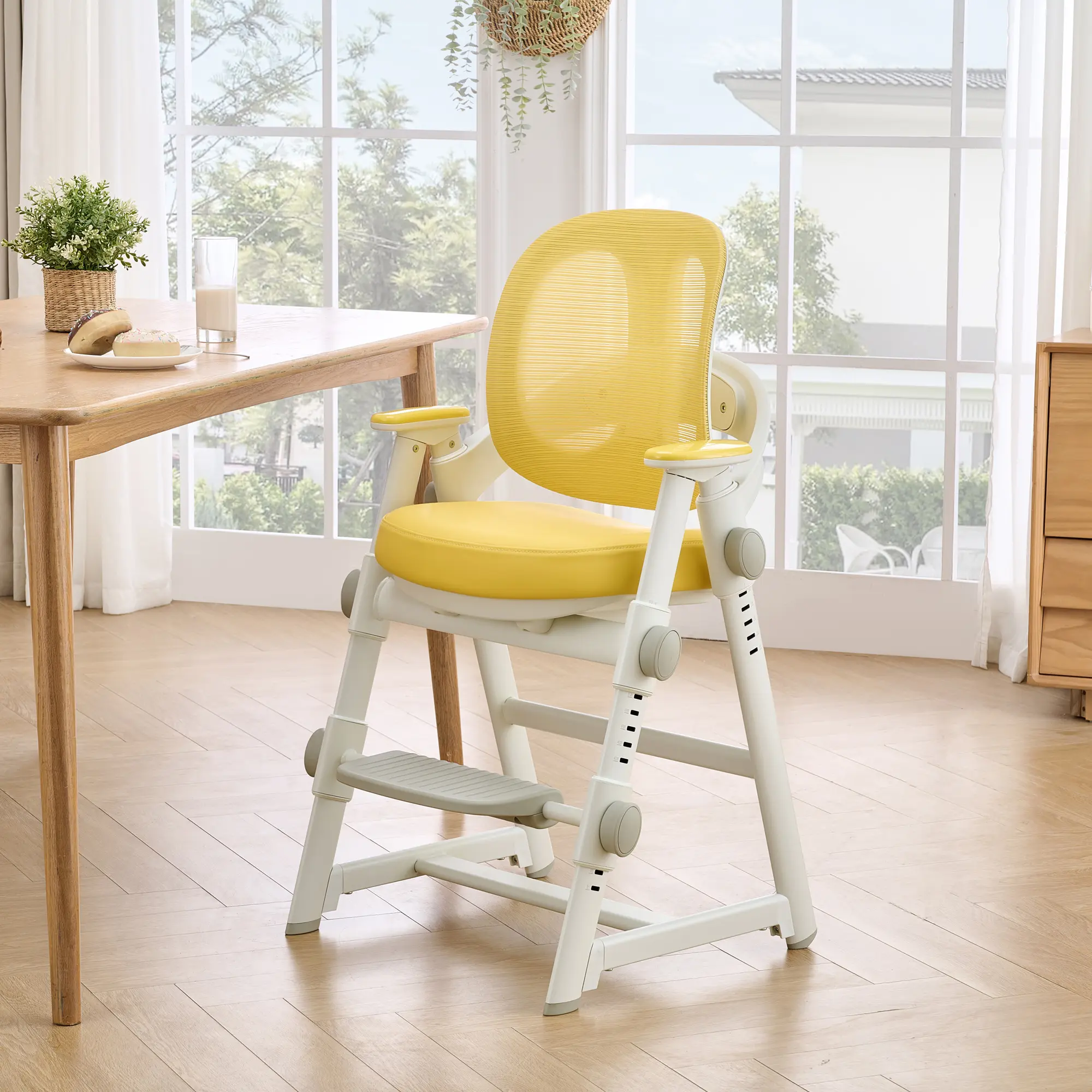 Ergonomic Kids' Study Chair, Adjustable Height Meshback Desk Chair for Boys and Girls, Comfortable Dining Seat for Teenagers Playing, Drawing, Ideal Gift for Kids, Students