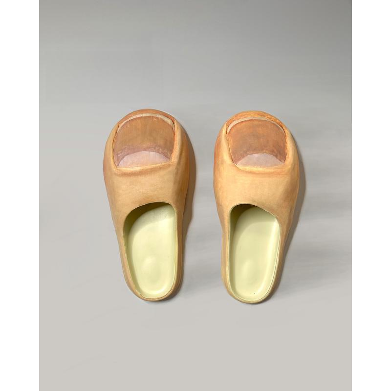 Funny Big Toe Slippers Quirky Fun Prank Bizarre Design Fun Prank Valentine’s Day Gift Cozy Indoor Slippers for Men and Women