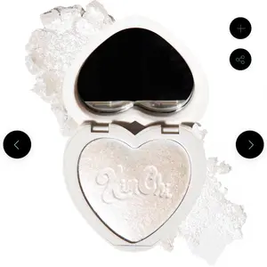 Kim Chi Highlighter Pearl Gone Wild - Iridescent Makeup