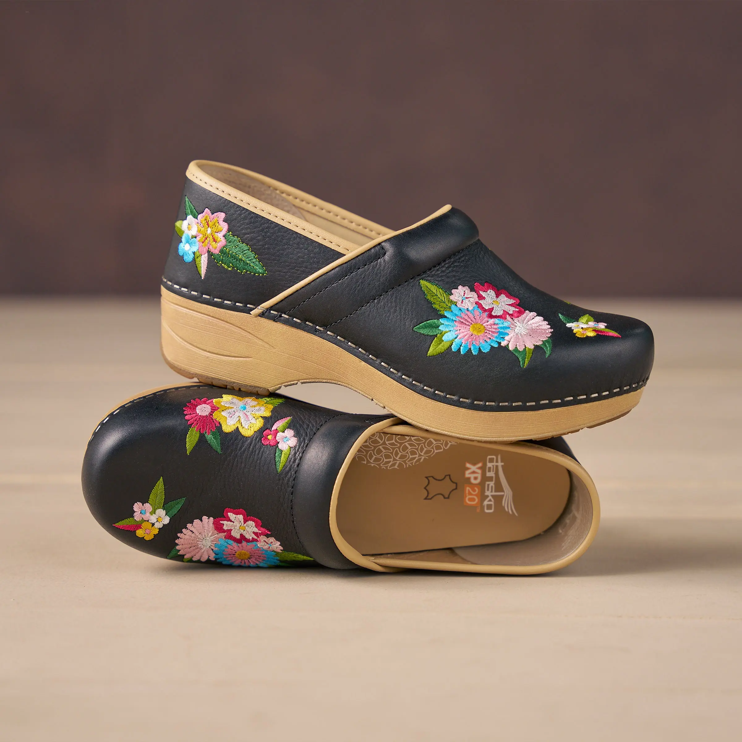 Women's XP 2.0 Black Flower-Embroidered Mule Footwear, Stylish Women's Mule Shoe
