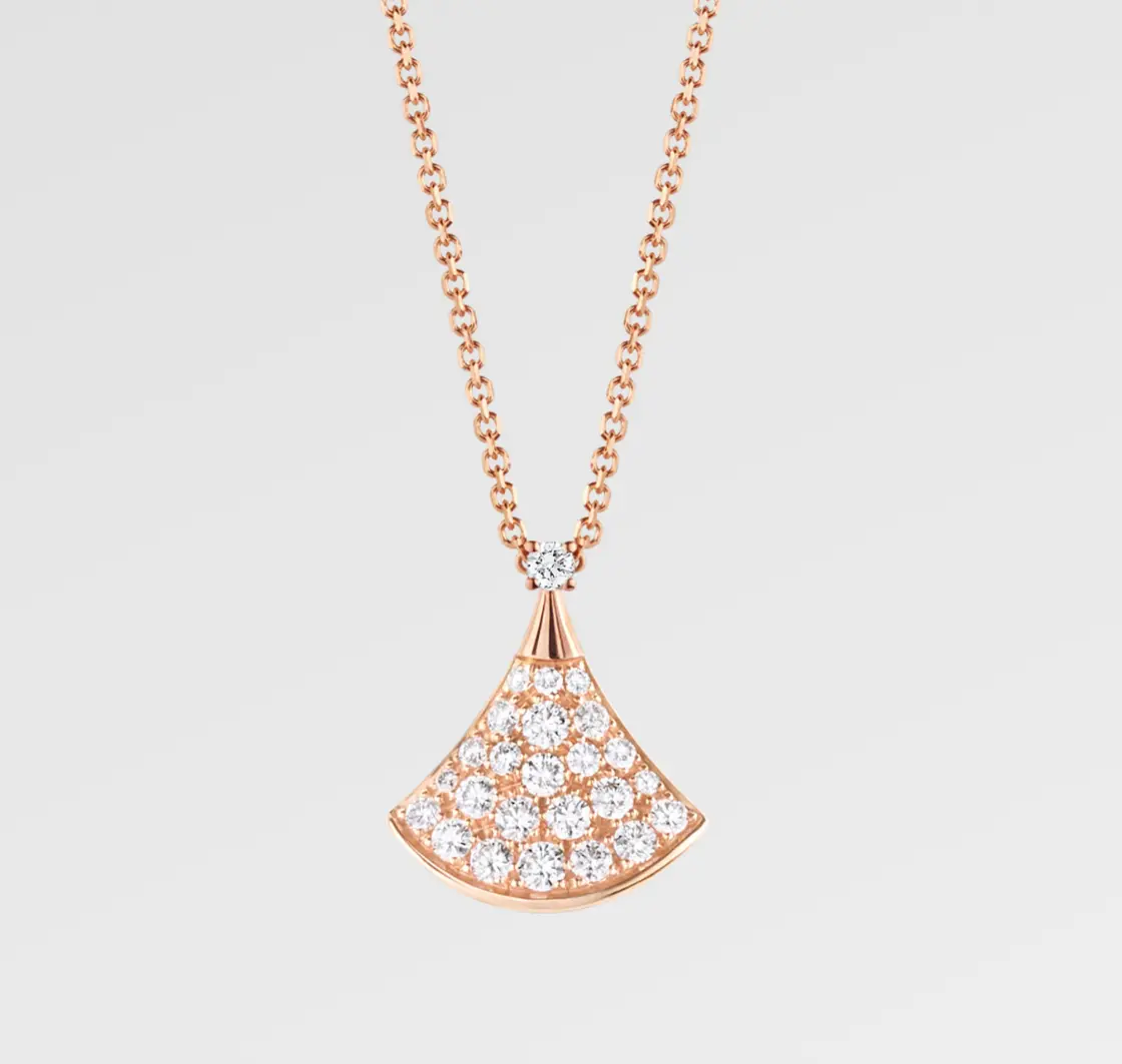 Pre-owned Bvlgari Divas' Dream necklace in 18 kt rose gold crafted with the shimmering elegance of pavé dias