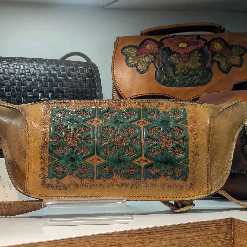 Alâ Turca Hand Bag Hand Made Leather witt a Kilim Pattern