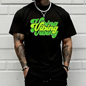 Men’s “Vibing” retro groovy text graphic T-shirt, casual short-sleeve streetwear tee, ’90s aesthetic urban style top for everyday wear, weekend hangouts, and casual outings
