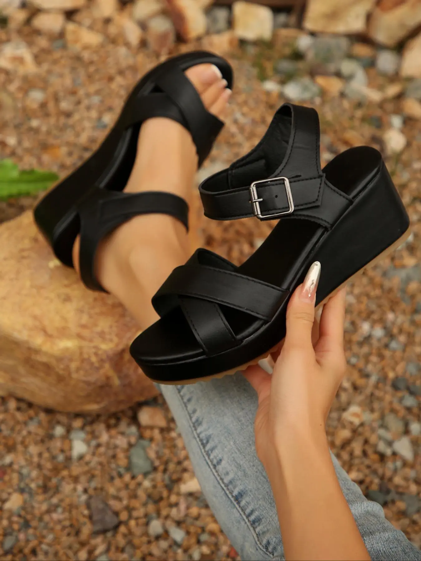 Women's Fashionable Solid Color Platform Sandals, Casual Comfortable Buckle Design Sandals for Summer, Lightweight Breathable Shoes for Daily Wear, Girl, Strapy Sandal, Adjustable strappy sandals, Casual Trendy Sandals