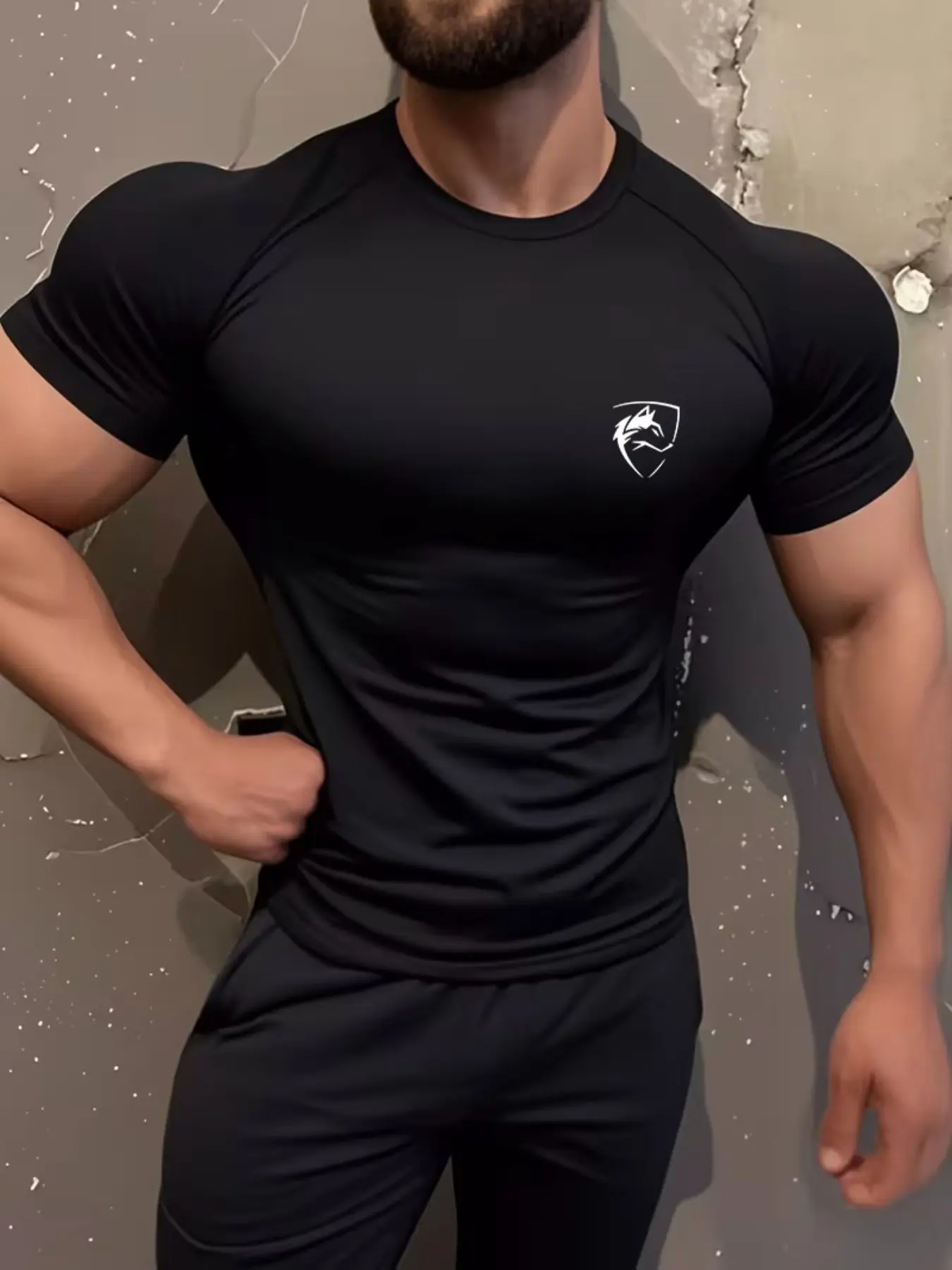 1pc Men's Muscle Fit Compression Shirt, Short Sleeve Quick Dry Gym Top with Wolf Logo, High Stretch Bodybuilding Workout Tee for running, court sports, daily cycling, Athletic Performance Wear, Activewear, Fitness Wear