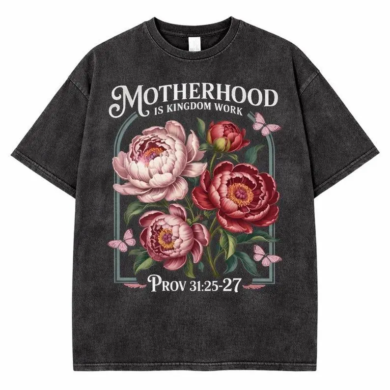 Men's Graphic Print T-Shirt, Vintage Crew Neck Sport Top with a Distressed Look - "Motherhood Is Kingdom Work" Design, Sportswear, Festive, Fitted, All Seasons, Casual, Cotton, Shortsleeve, Menswear, Figure, Machine Washable, Retro, Round, Sporty Chic