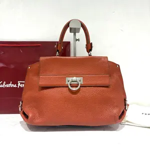 Pre-owned SALVATORE FERRAGAMO Leather Shoulder Bags 7.8'' R2519 Shoulder Bag C5438760705 0225 T1 Chloe