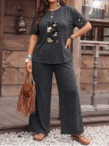Plus Size Casual Two-Piece Set, Retro Printed Tie-Dye Short Sleeve Round Neck T-Shirt and Wide-Leg Pants, Suitable for Daily Casual Outings.