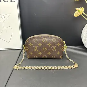 Pre-owned Louis Vuitton PVC Shoulder Bags 7.8'' R17249 Shoulder Bag C10148374271 1105 T1 Chloe
