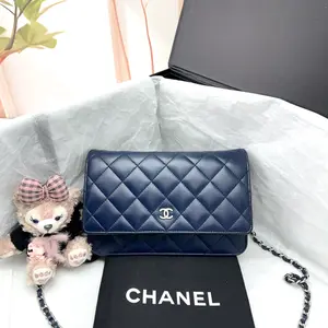Pre-owned CHANEL Lambskin Shoulder Bags 7.8'' R3919 Shoulder Bag C534572436 1116 T1 Chloe