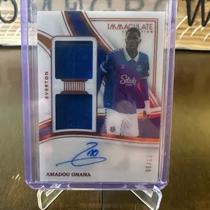 Amadou Onana - 2023/24 Immaculate Collection Autograph & Patch Card 77/99 #DA-AO