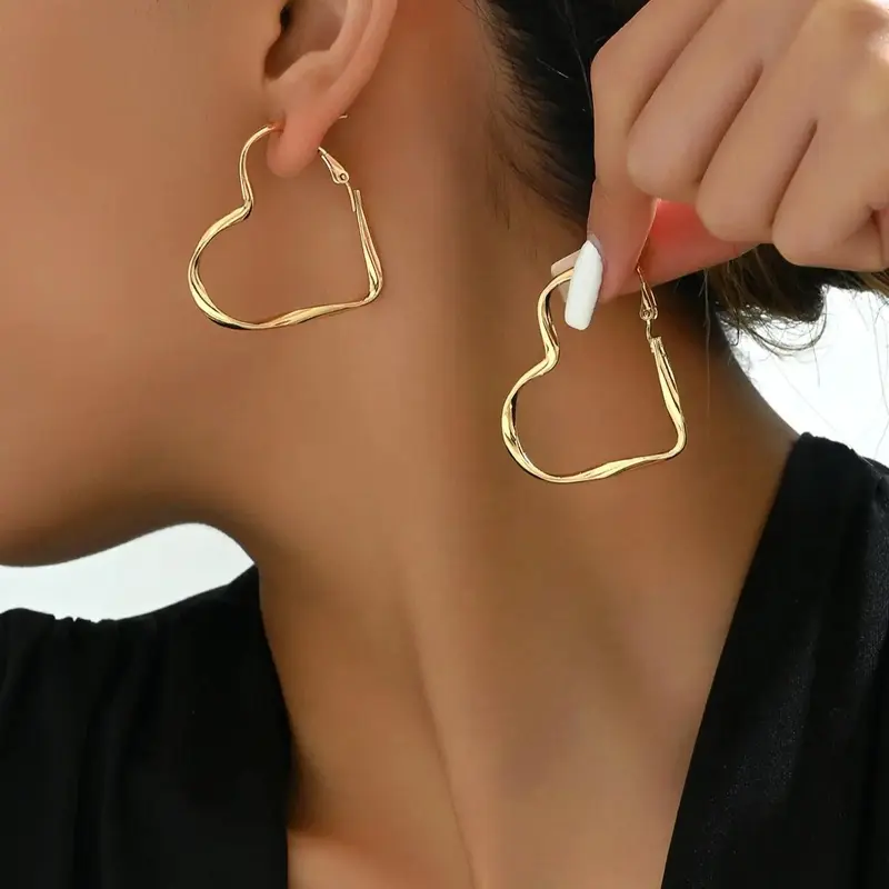 Fashionable Heart Shaped Hollow Out Design Hoop Earrings, Fashion Jewelry for Party, Daily Clothing Decor, Trendy All-match & Exquisite Jewelry for Birthday Gift, Fashionable Jewelry Accessories, Ear Hoops