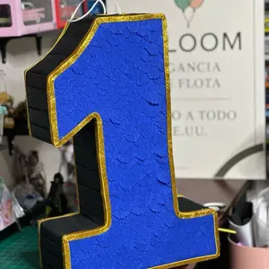 Piñata Número 1 Azul con Borde Dorado para Fiestas de Cumpleaños y Eventos Especiales