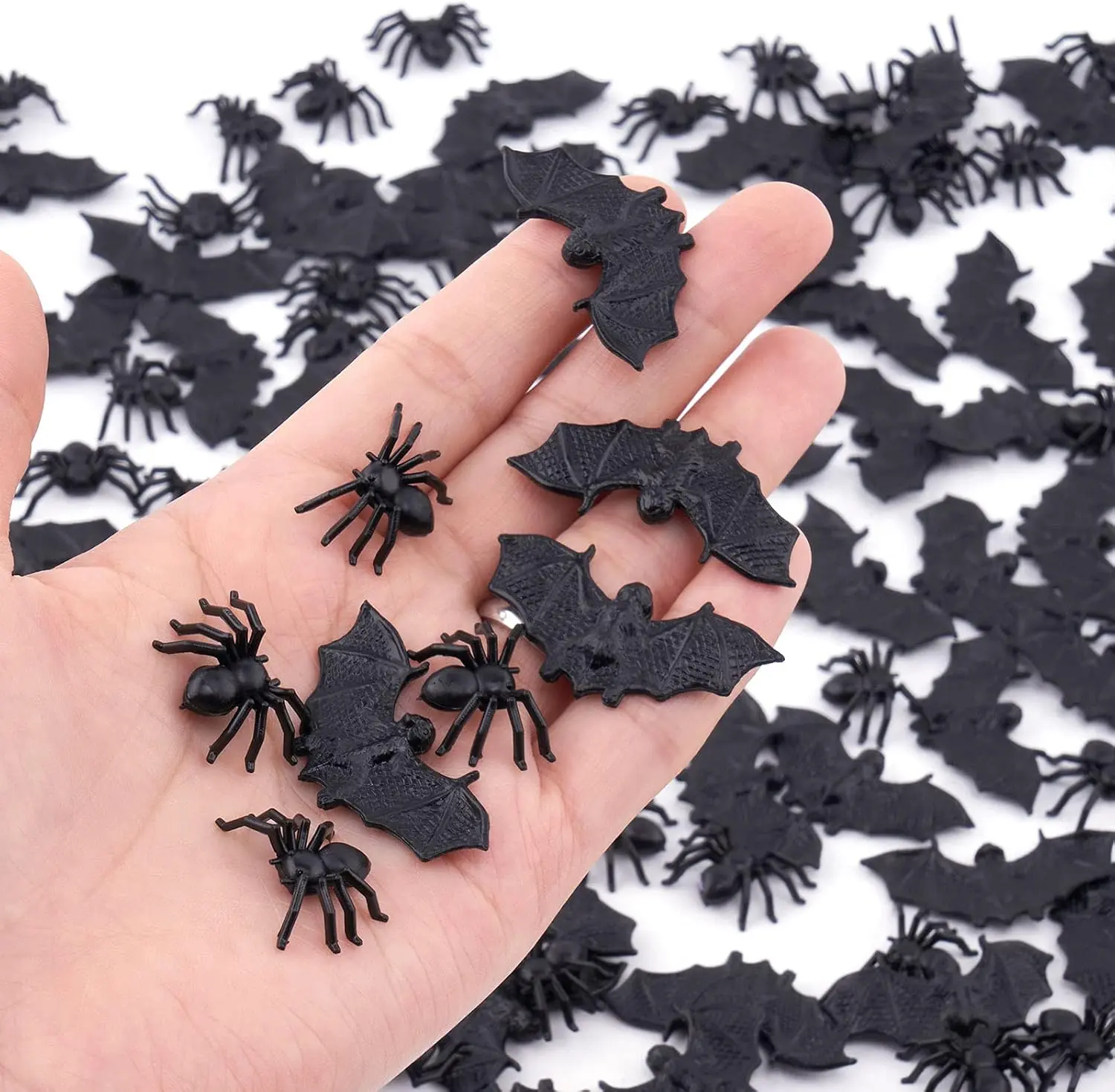 200 Pcs Plastic Bats Spiders Halloween Mini Bats and Fake Spiders | Decorations, Creepy Scary Prank Toys, Plastic Insect Toys, Halloween Miniatures