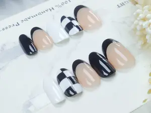 Black-and-white checkerboard style, purely handmade press-on nails; black-and-white contrasting colors with a natural nude look; short oval nail s，press on  nail，False nailsshape; purely handmade, detachable manicure.