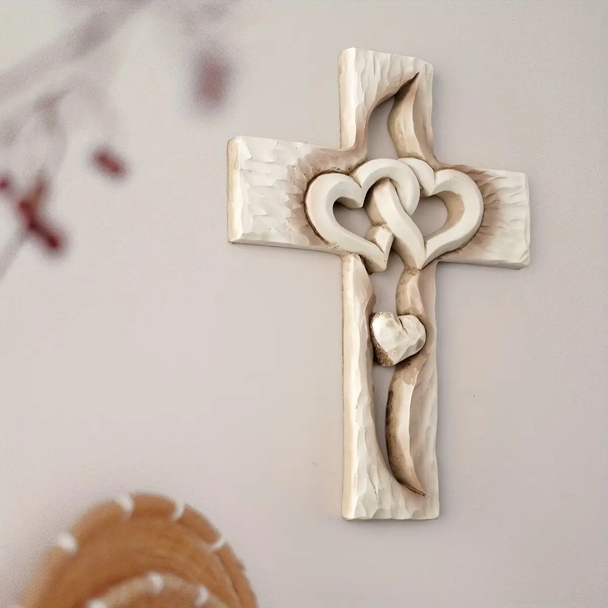 Heart Pattern Resin Cross Wall Sculpture, Interwoven Hearts Design for Room & Porch Decor, Ideal Wedding & Valentine's Day Gift, Religious Home Decor, Stylish Religious Decor, Religious Decoration