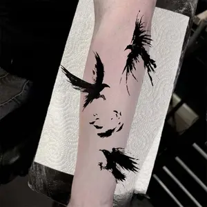 1pcs Temporary Tattoo Black Feather Dark Crow Herbal Juice Tattoo Sticker Gothic Sexy Hot Girl Waterproof Durable Arm Fake Tattoo Men and Women Halloween Party Gift Y2K