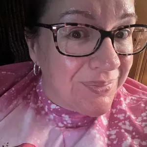 Product Review of Cate & Chloe Bianca 18k White Gold Plated 25mm Hoop Earrings for Women – 34 Simulated Diamond Crystal Hoops – Hypoallergenic, Lead & Nickel Free Lightweight Earrings with Secure Latch Back – Premium Gift Box Included, American Owned Brand from A**e N** A**