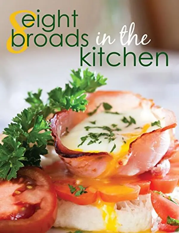 USED-Eight Broads in the Kitchen by Eight Broads (Hardcover)