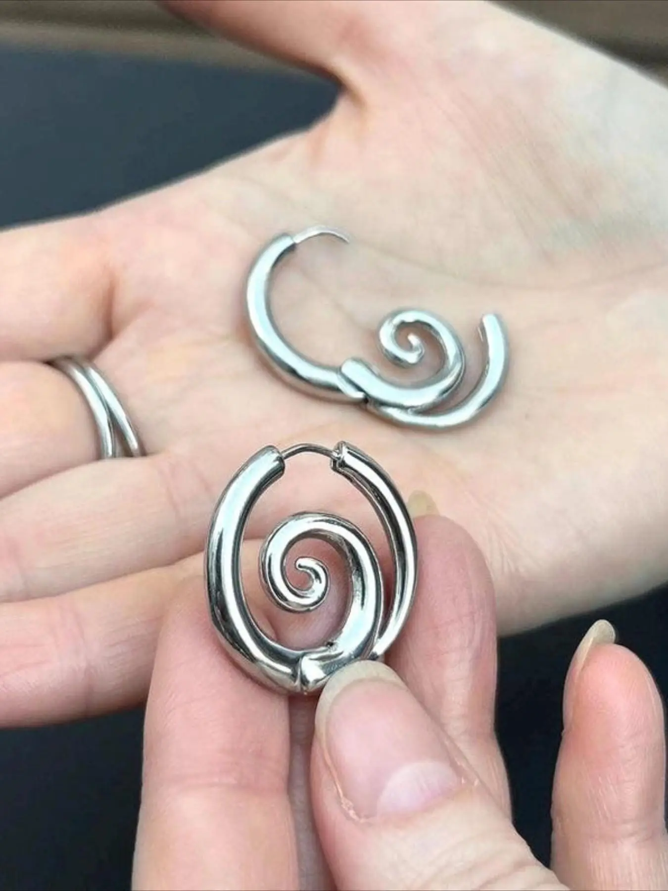 Vintage Geometric Spiral Circle Earrings, Simple Design Women's Daily Commute Party Dainty Fashion Jewelry, Smooth Metal Earrings, Dainty Lightweight Hoops for All Occasions, Hoop Shape Earrings