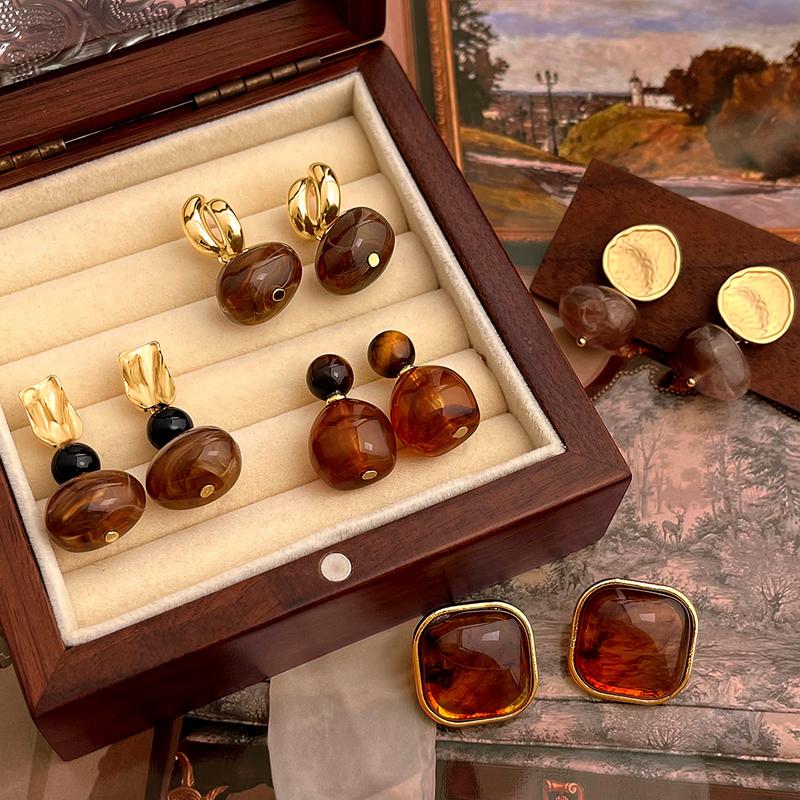 Renaissance Vintage Light Medieval Style Melad Amber Stone Earrings Collection Artistic Retro French Stud Earrings Silver Needle Copper Metal Ear Accessories