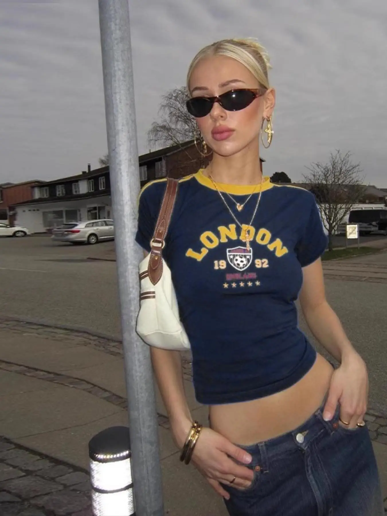 Women's Letter Graphic Print Contrast Binding Round Neck Crop Tee, Vintage Fashion Casual Short Sleeve T-shirt for Daily Wear, Ladies Summer Clothes