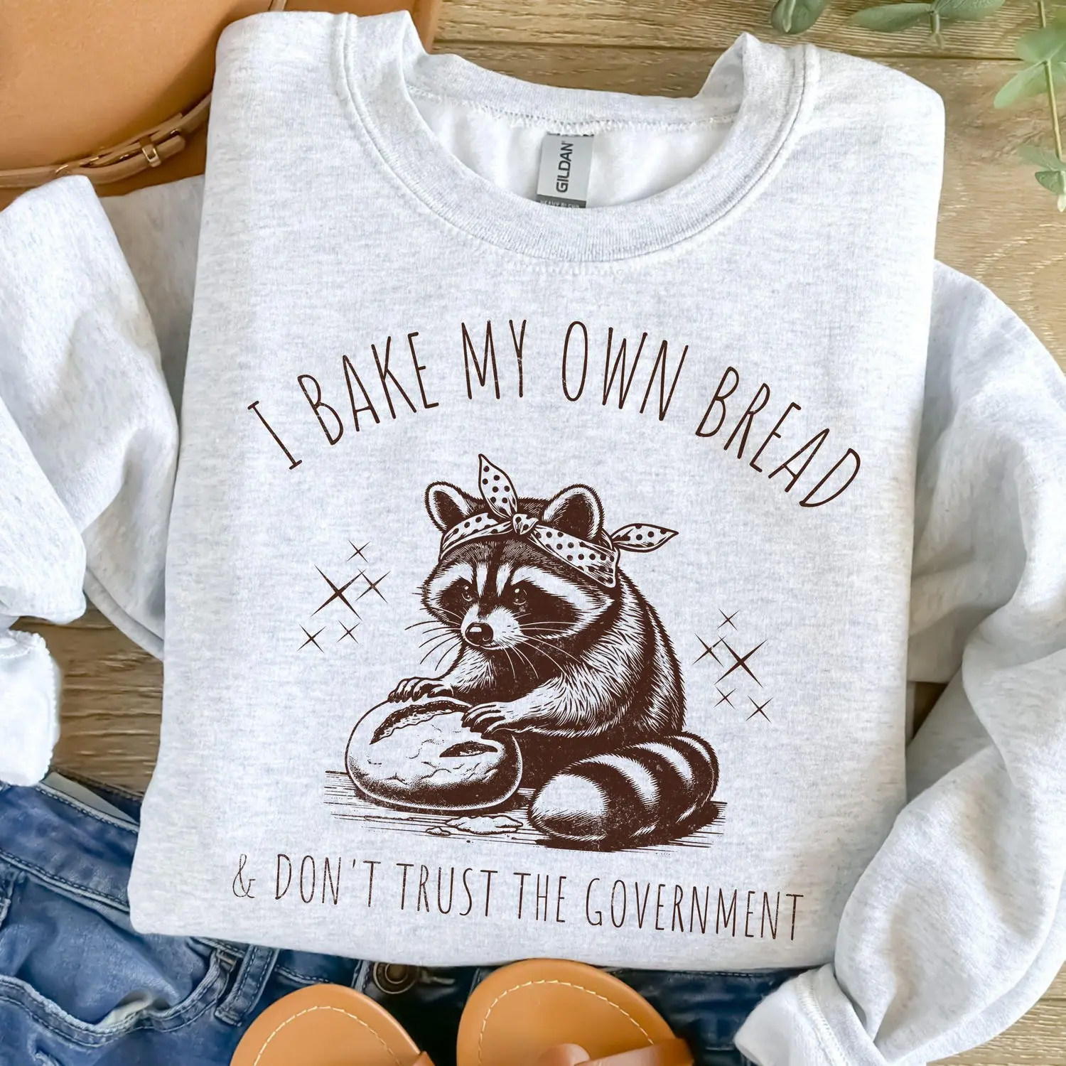 I Bake My Own Bread & Don’t Trust the Government Raccoon Sweatshirt, Funny Anti-Government Tee, Sourdough Shirt, Silly Vintage 90s Design Menswear Hoodie Tops Pullover Biker Casual