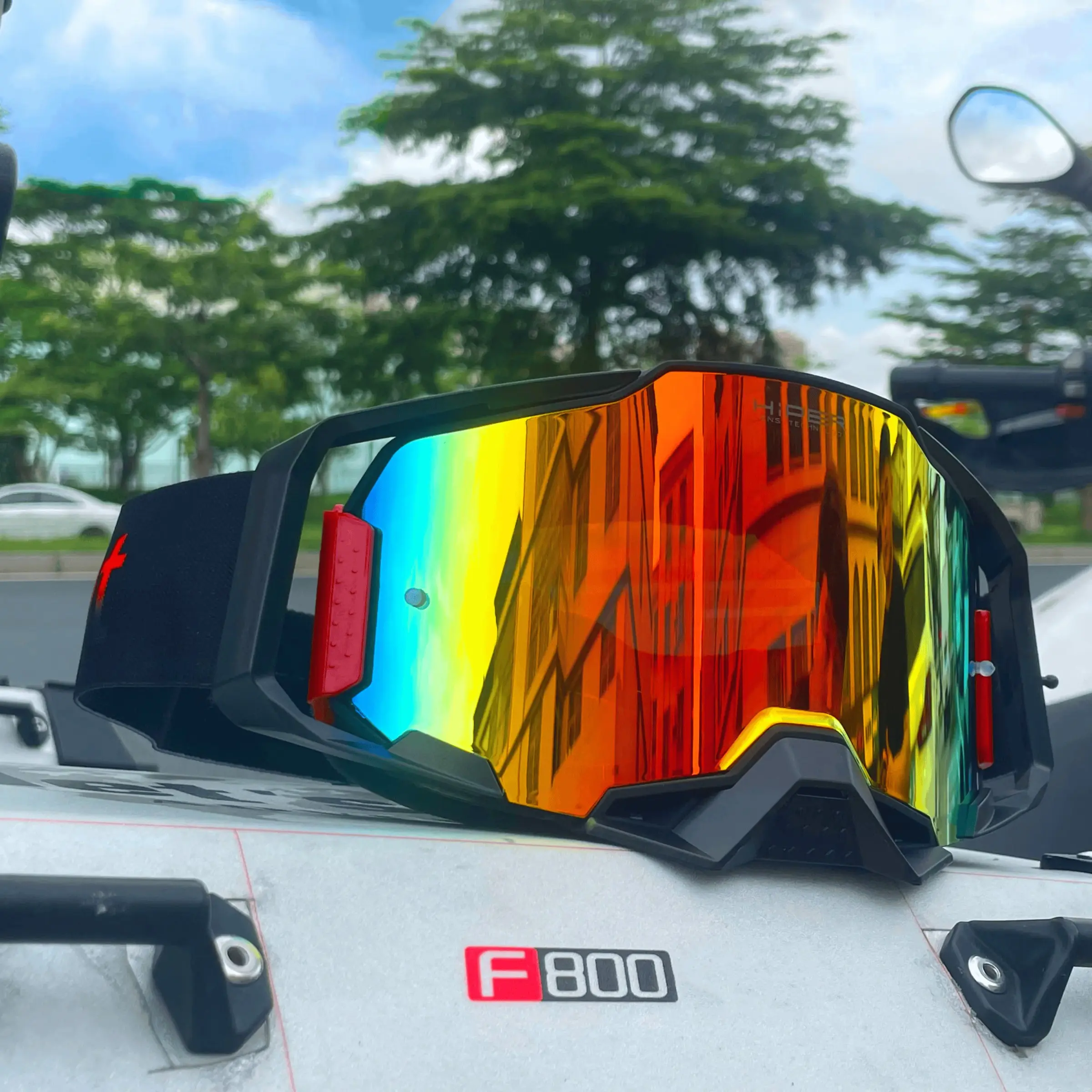 Quick-Release Lens Motorcycle Racing Goggles Dirt Bike Goggles Compatible with Helmets, Motocross Goggles, Mx Atv Off-Road Skiing Sports Glasses, Durable Protective Eyewear, Motocross Gear