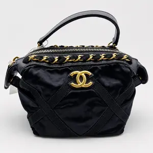 Pre-owned CHANEL france Crossbody Bags H1 black mini nylon Yuanbao dumpling hand held cross body chain bag 17780