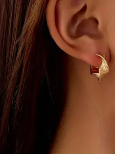 Elegant Fashion Twist Wave Earrings for Women, Daily Wear and Vacation, Unique Design, Perfect for Ladies